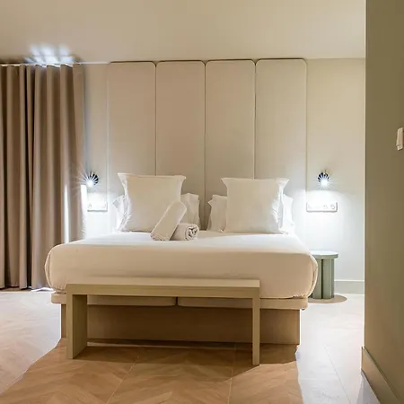 Deluxe With Balcony For 2 *